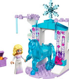 LEGO Disney 43209 Elsa et l'écurie de Glace de Nokk image number 2