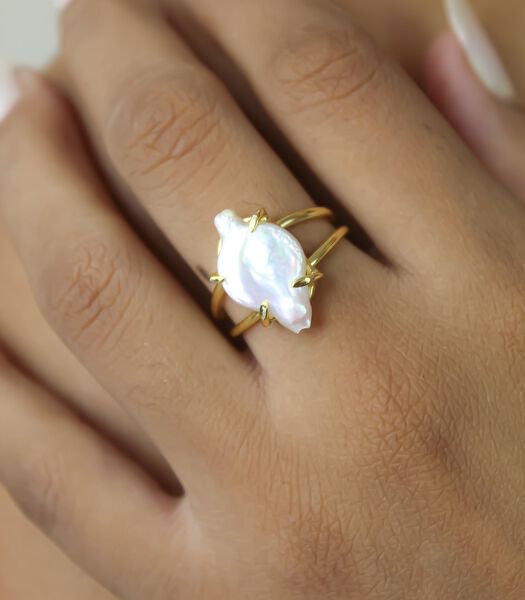 'Amira Pearl' Ring