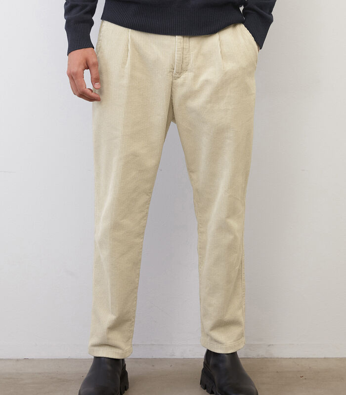 Pantalon en velours côtelé modèle Belsbo Pleats relaxed image number 0