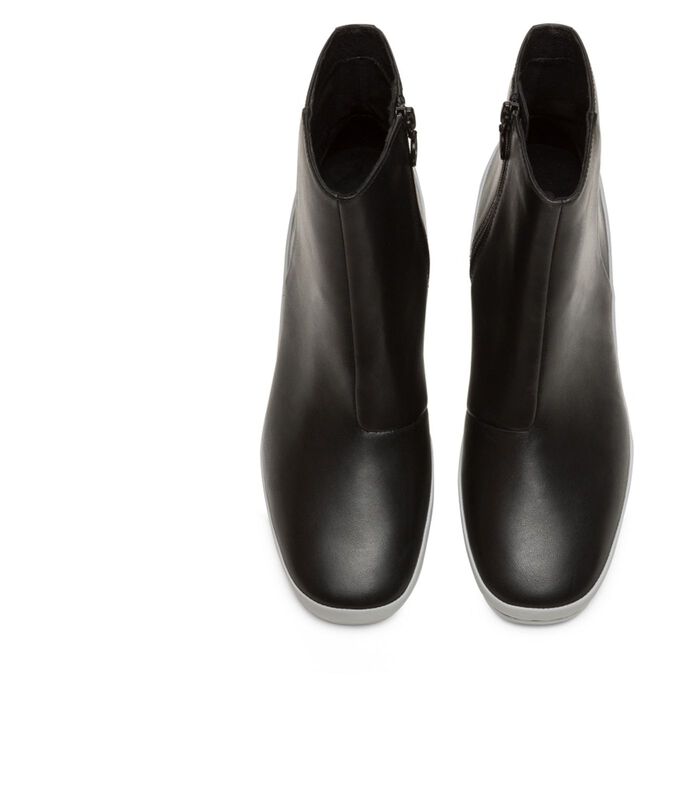 Upright Dames Ankle Boots image number 3