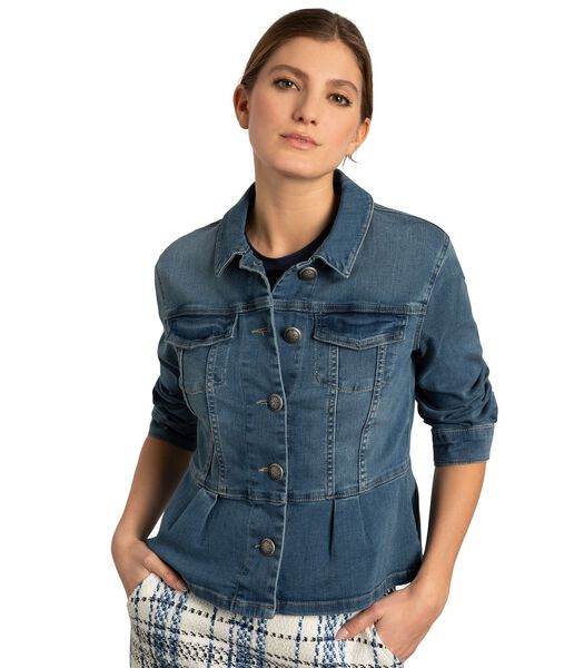 Vrouwelijk getailleerde jeansjack