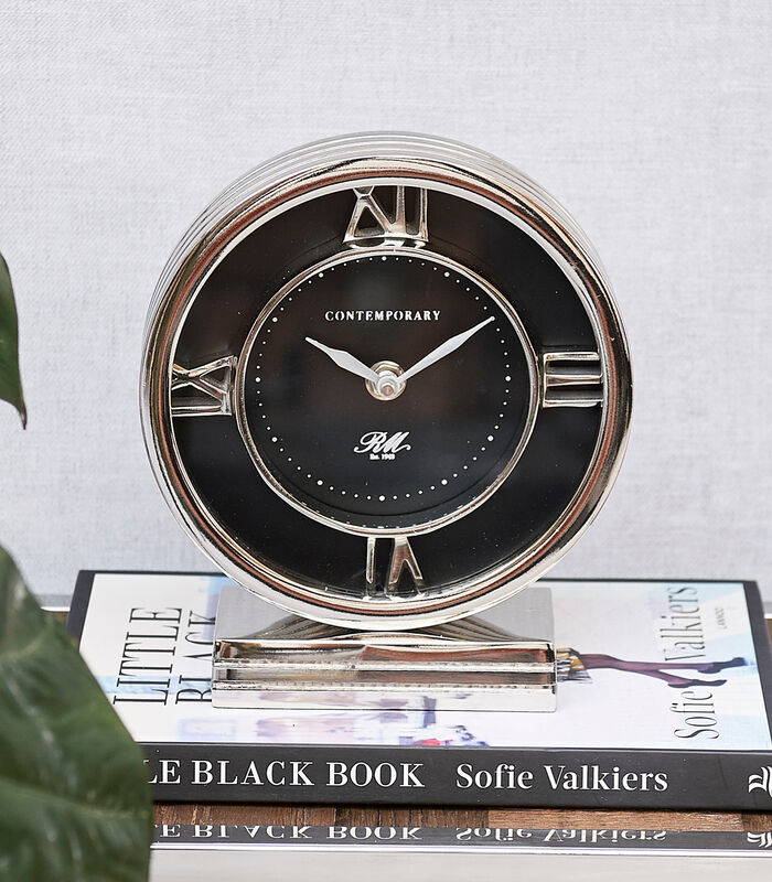 Contemporary Clock image number 1