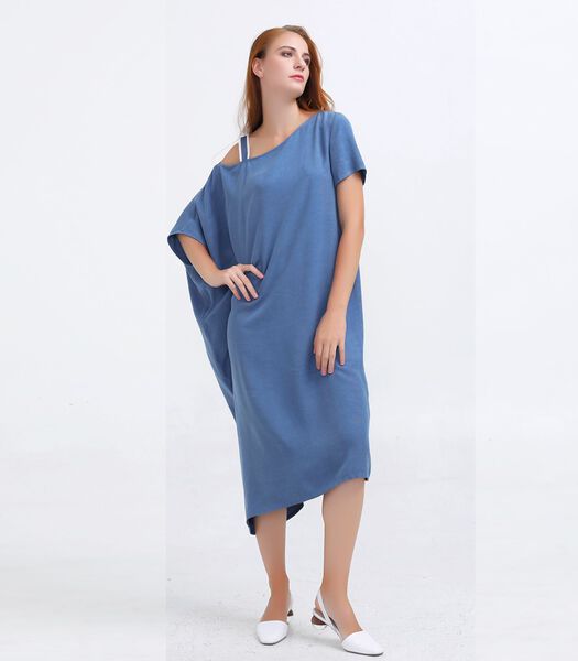Losse asymmetrische minimalistische cupro-jurk
