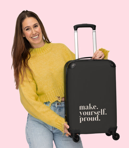 Ruimbagage koffer met 4 wielen en TSA slot ('Make. Yourself. Proud.' - Tekst - Grijs)