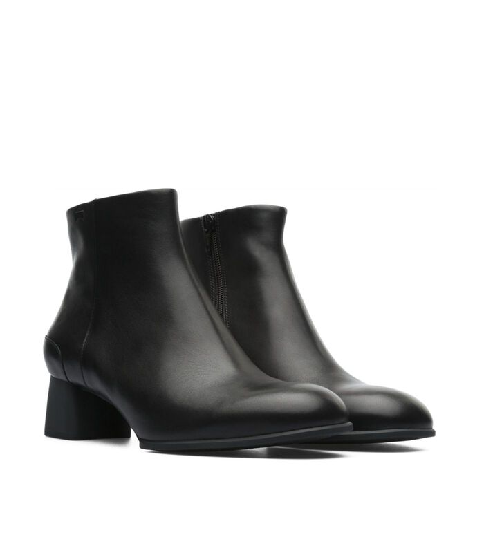 Katie Dames Ankle Boots image number 1