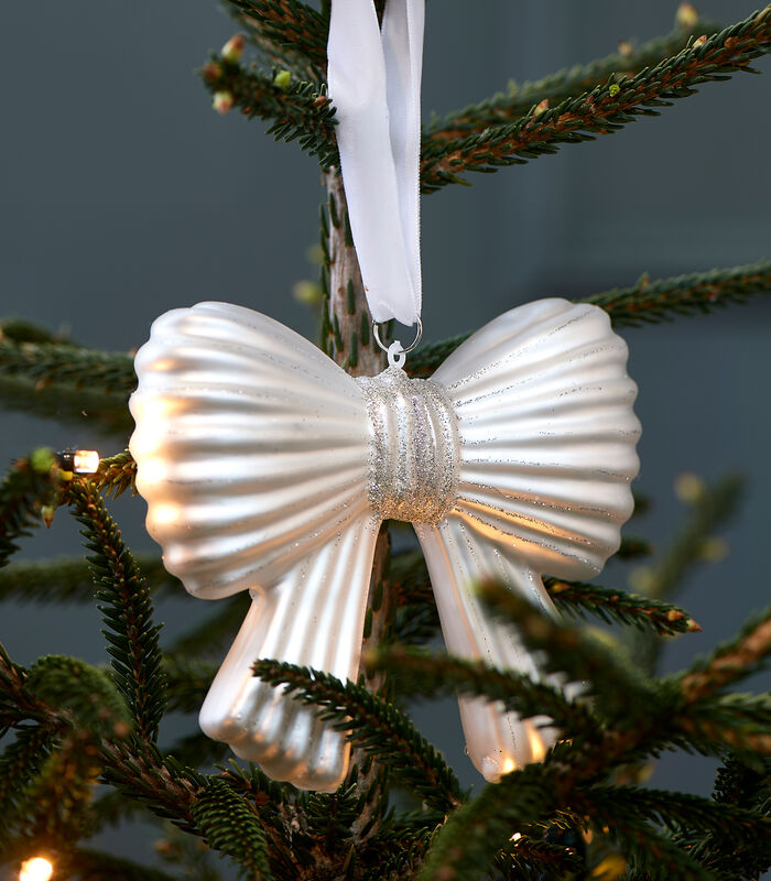 Sparkling Bow Ornament M image number 1