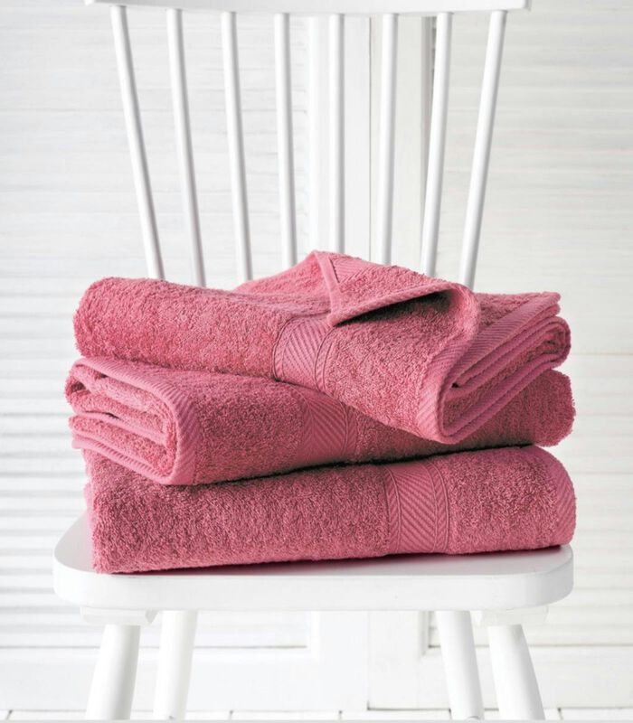 3 serviettes de bains Hélène carmine image number 2
