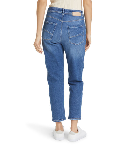 High waist jeans in destroyed look