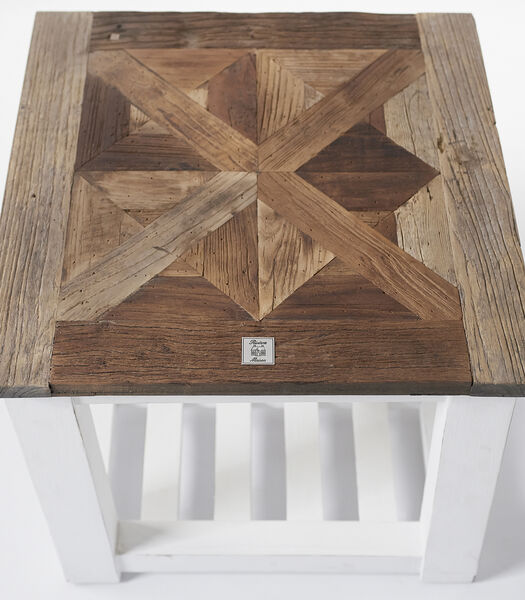 Château Chassigny End Table, 60 x 60