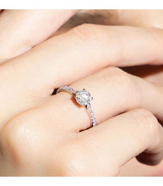 Ring 'Solitaire Royal' witgoud en diamanten