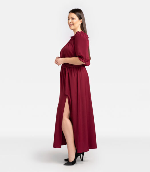 Longue robe espagnole avec une coupe ASTRA