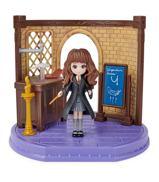 Harry Potter Wizarding World - Charms Classroom