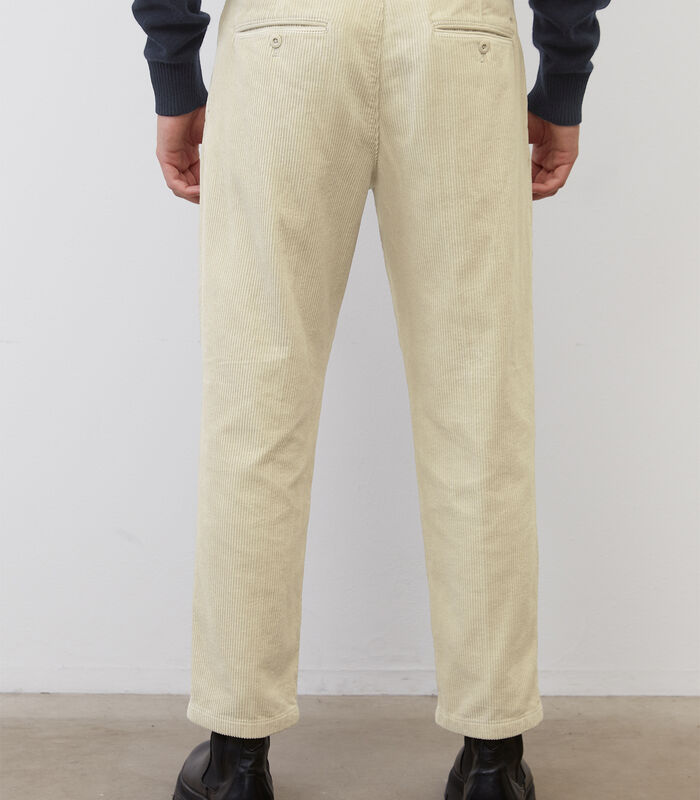 Pantalon en velours côtelé modèle Belsbo Pleats relaxed image number 2