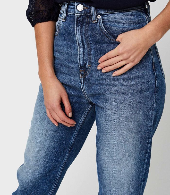 Loose fit jeans image number 2
