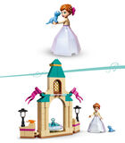 LEGO Disney 43198 La Cour du ChÃ¢teau dâ€™Anna Set avec Robe Diamant image number 4