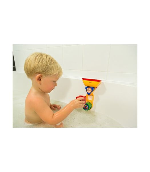 Bathtime pour and spin shape sorter toy