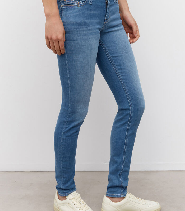 Jeans model SIV image number 3