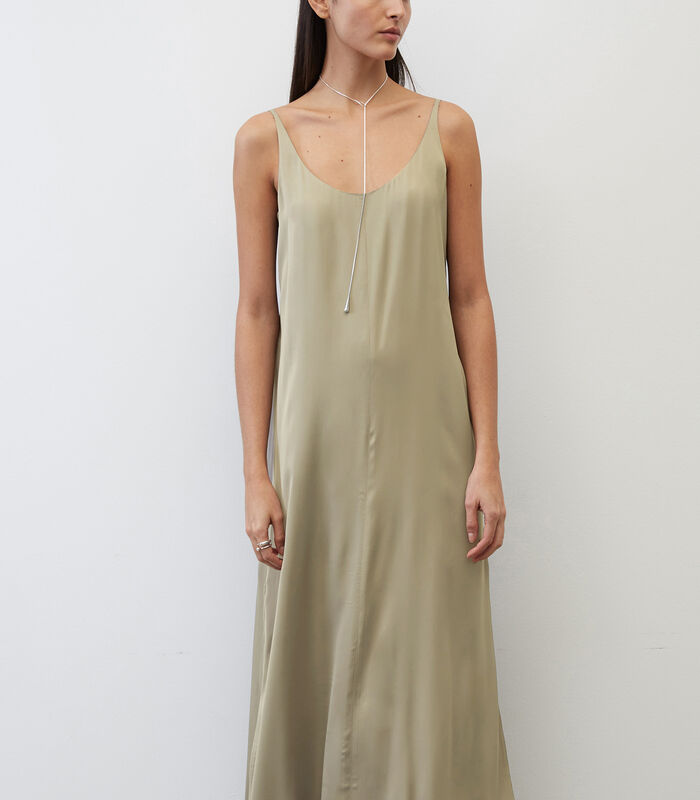 Stijlvol glanzende jurk in lingeriestijl image number 0