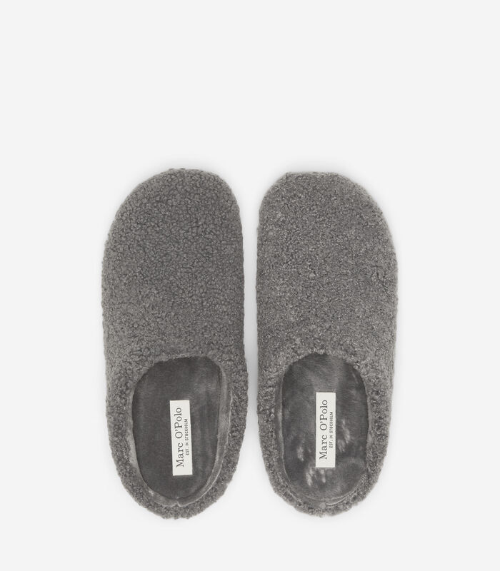 Slippers image number 3