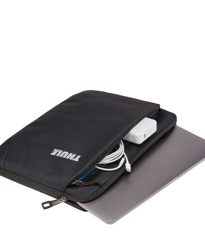 Thule Subterra MacBook Sleeve 15 inch black image number 2