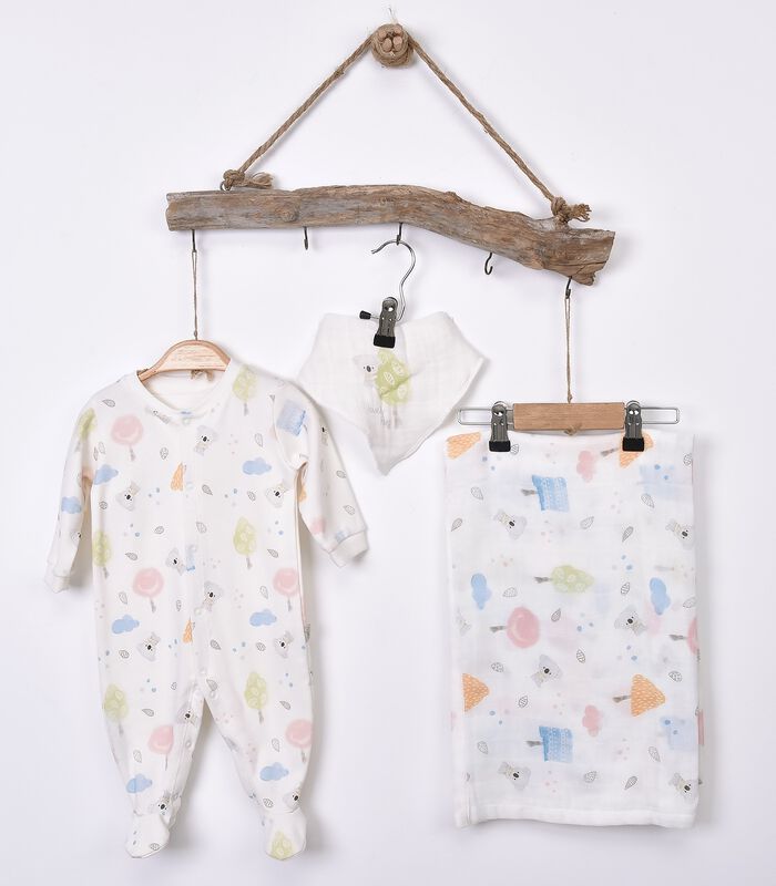 Biologisch katoenen babypyjama met bandana en doek image number 4