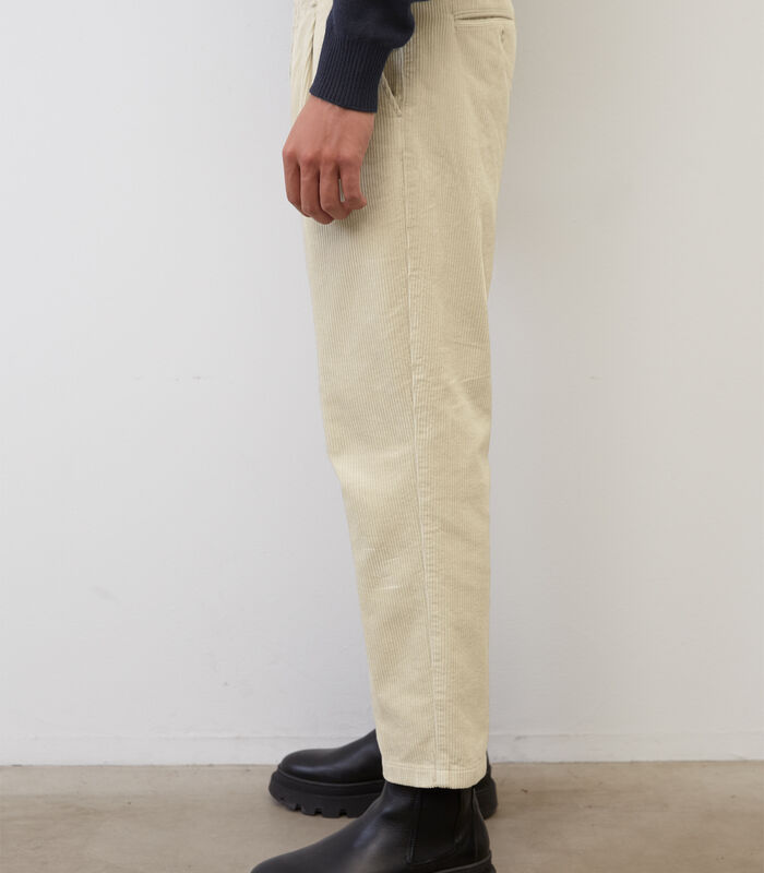 Pantalon en velours côtelé modèle Belsbo Pleats relaxed image number 3