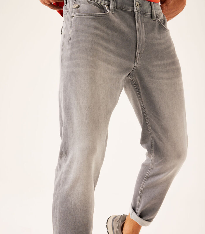 Jeans Tapered Fit image number 3