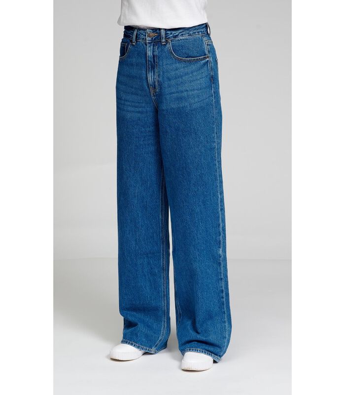 Les jeans larges de performance originaux - Denim bleu moyen. image number 4