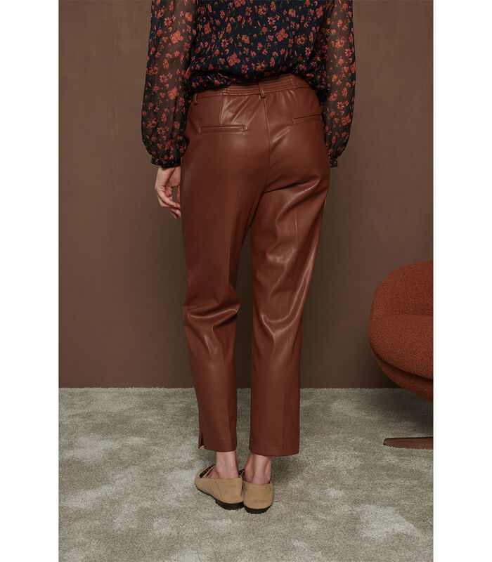 Pantalon 7/8 tendance en éco-cuir marron image number 1